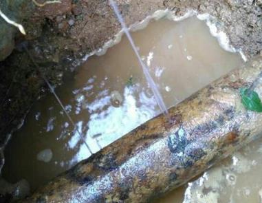 封开楼顶渗水维修公司分享下地暖漏水的原因及检测方法。